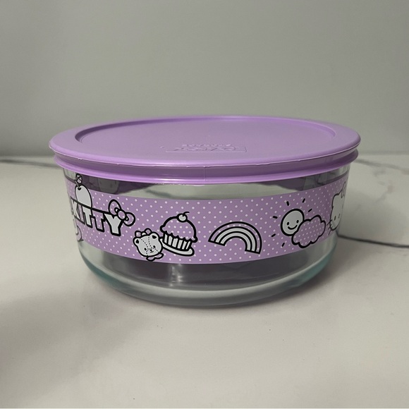 NEW Large Hello Kitty Pyrex Container - Picture 2 of 4